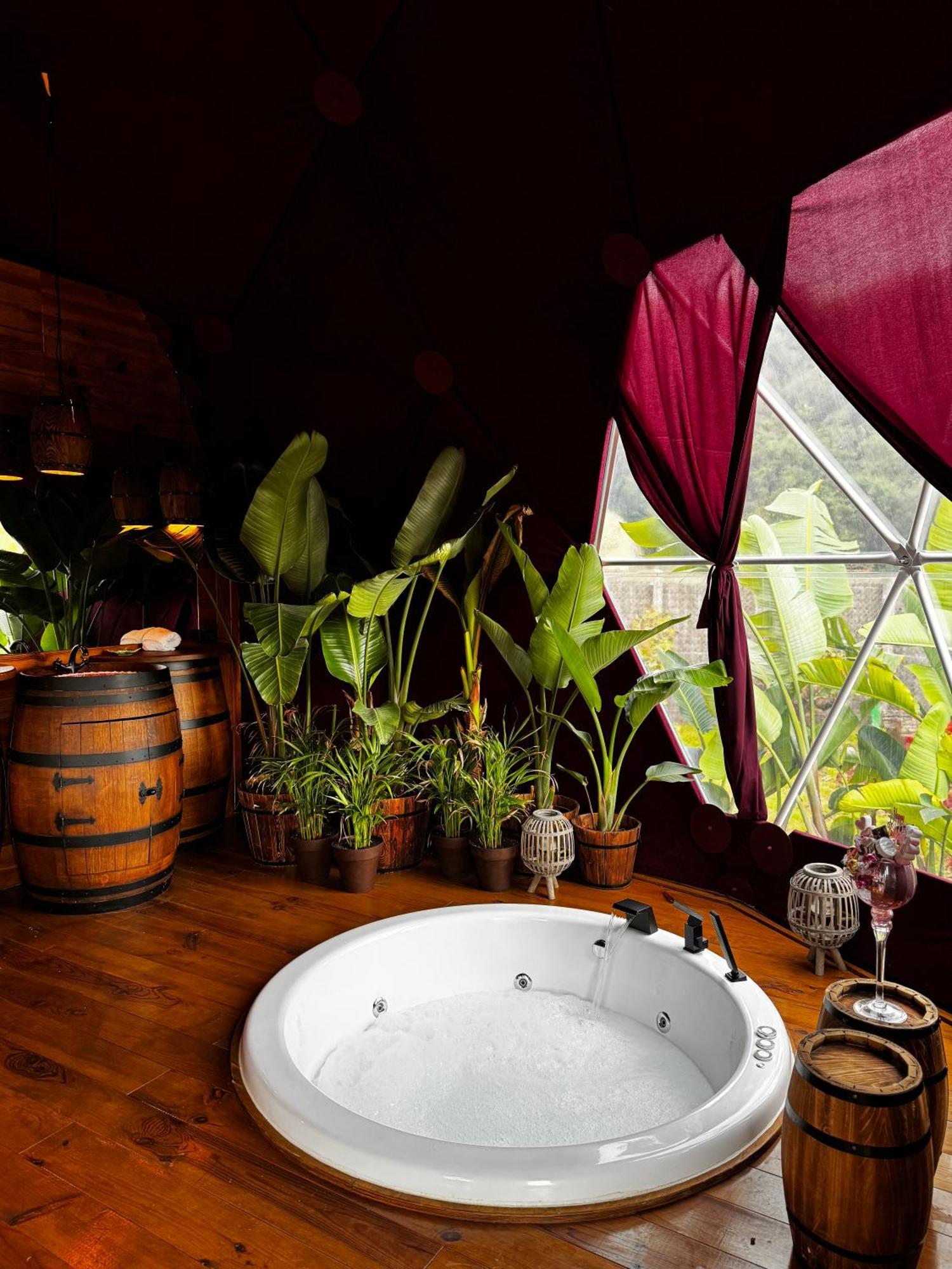 Domo Suites Masia Cal Geperut บาดาโลนา ภายนอก รูปภาพ
